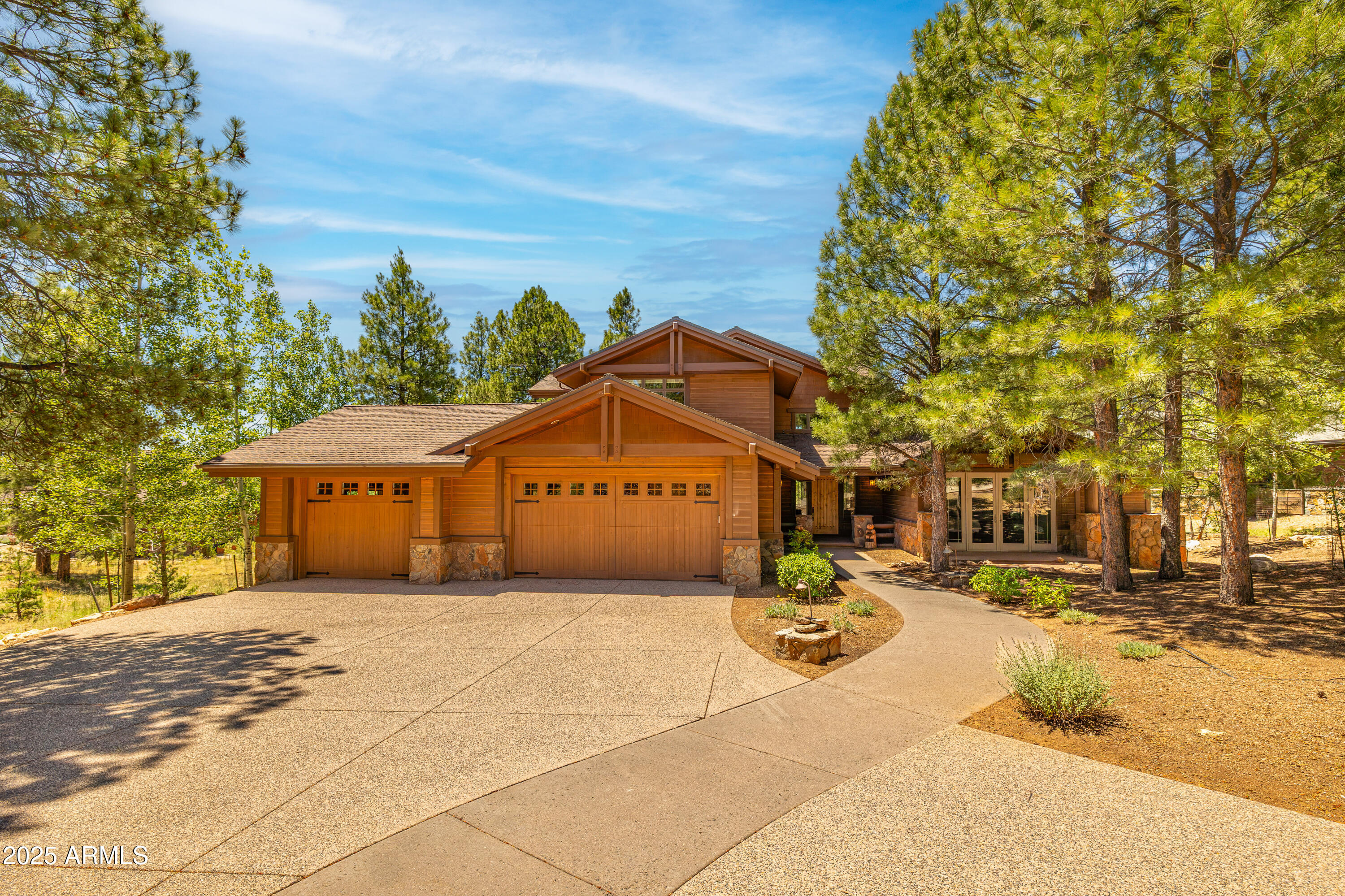 1583 E Castle Hills Drive 11