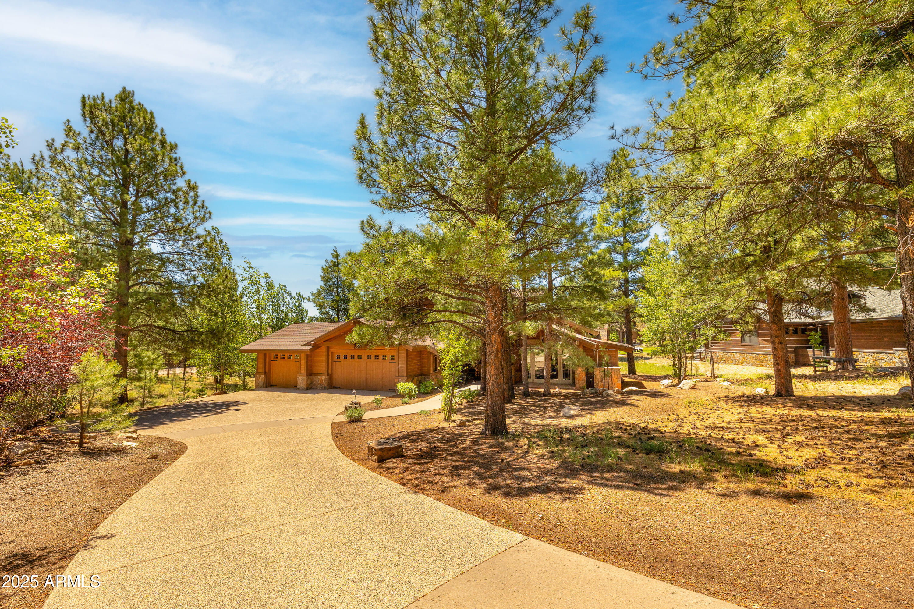 1583 E Castle Hills Drive 11