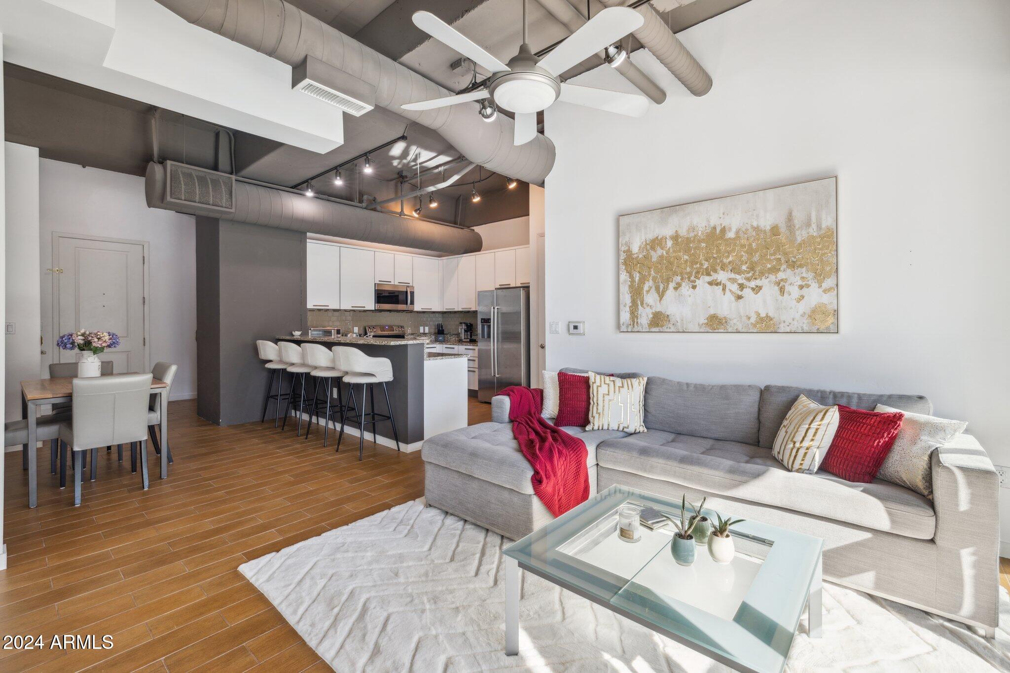 1 E LEXINGTON Avenue 302
