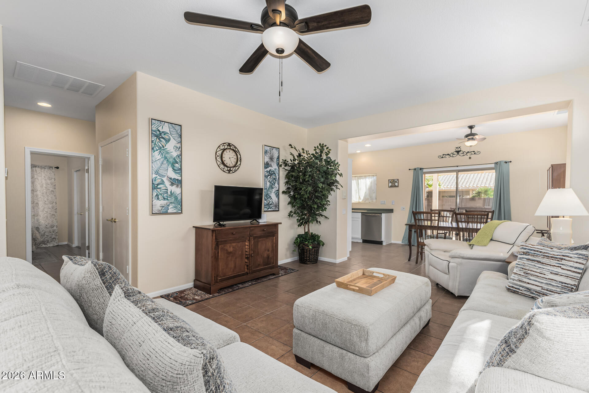 15893 W ARROWHEAD Drive