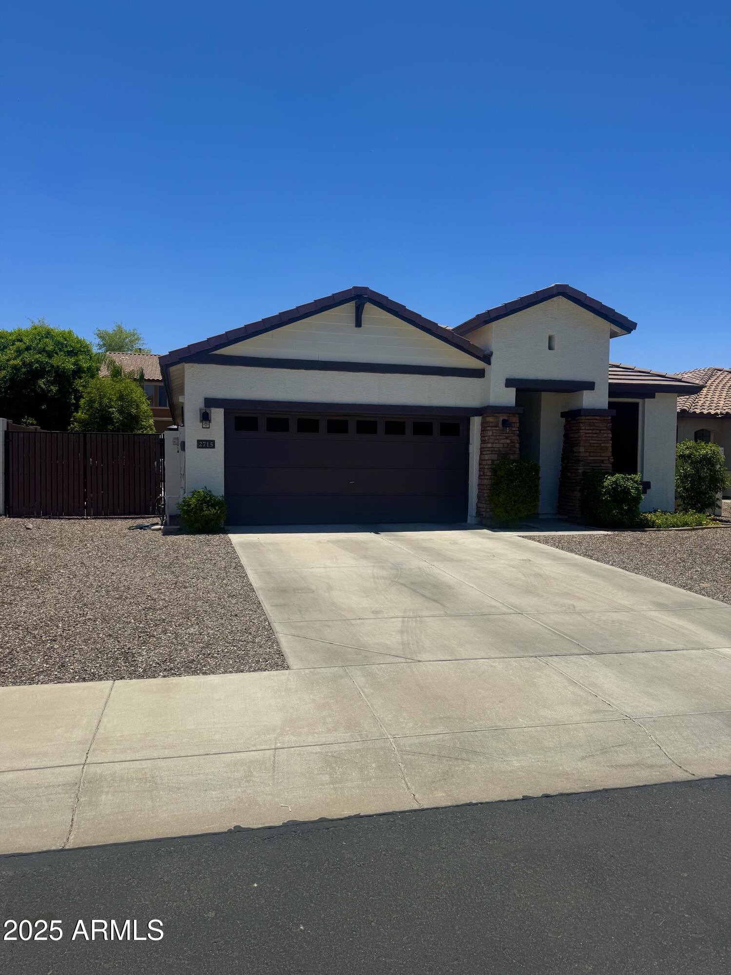 2715 E CANYON CREEK Drive