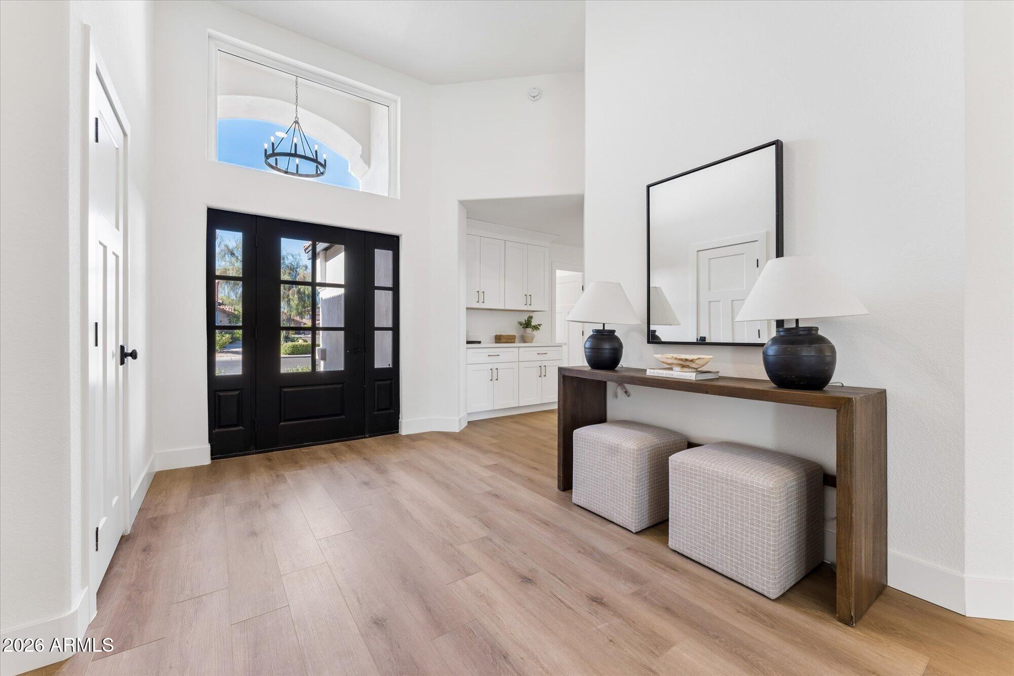 5637 E BEVERLY Lane