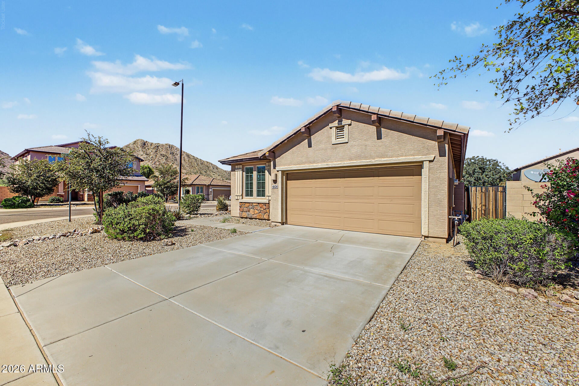 4624 W MAGGIE Drive