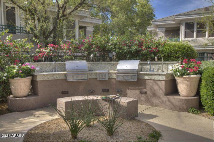 15221 N CLUBGATE Drive 2115