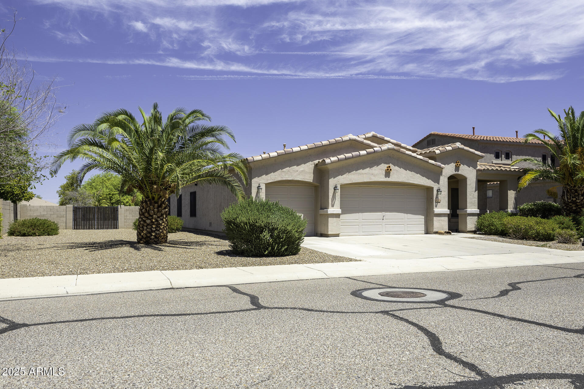 1442 E SADDLEBROOK Court