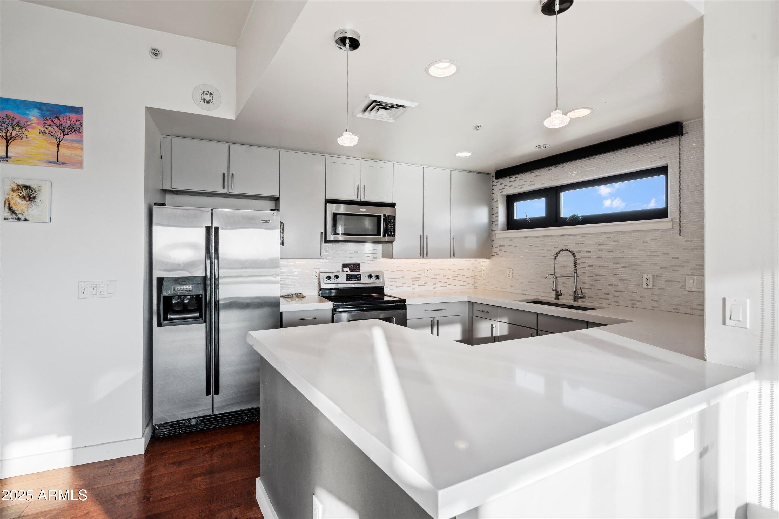 310 S 4TH Street 601