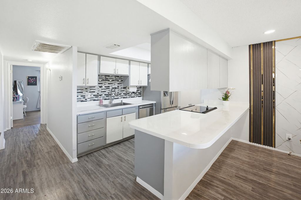 Photo of 9521 N 43rd Drive, Glendale, AZ 85302 (MLS # 6998424)