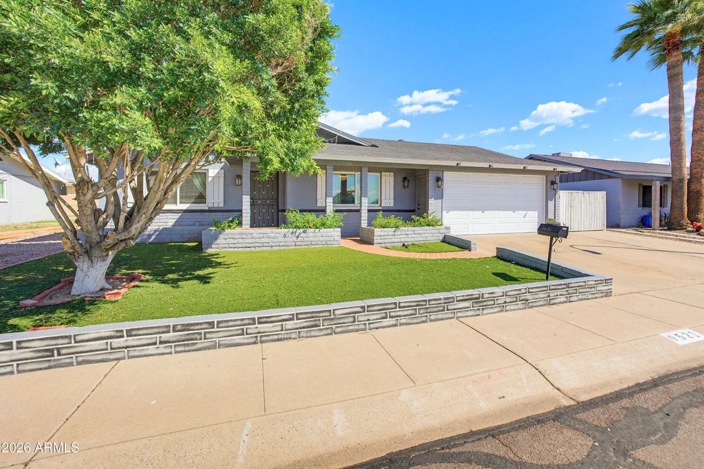 Photo of 9521 N 43rd Drive, Glendale, AZ 85302 (MLS # 6998424)