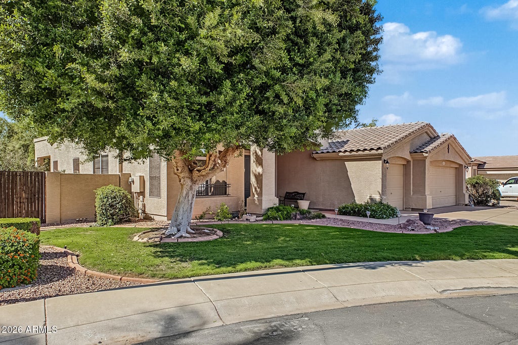Photo of 546 S Bahama Drive, Gilbert, AZ 85296 (MLS # 7094818)