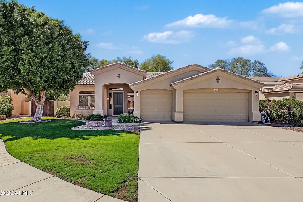 Photo of 546 S Bahama Drive, Gilbert, AZ 85296 (MLS # 7094818)