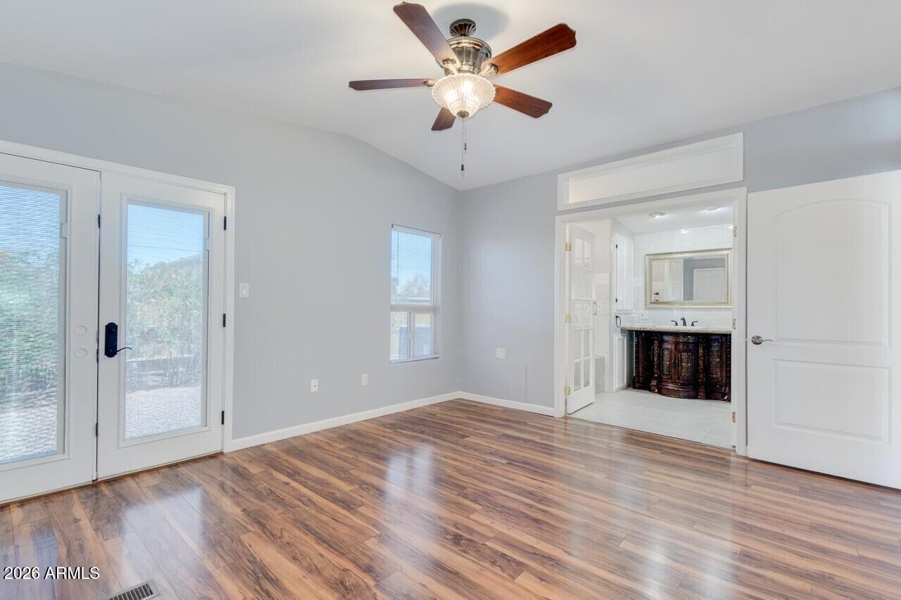 1415 W ROUNDUP Street