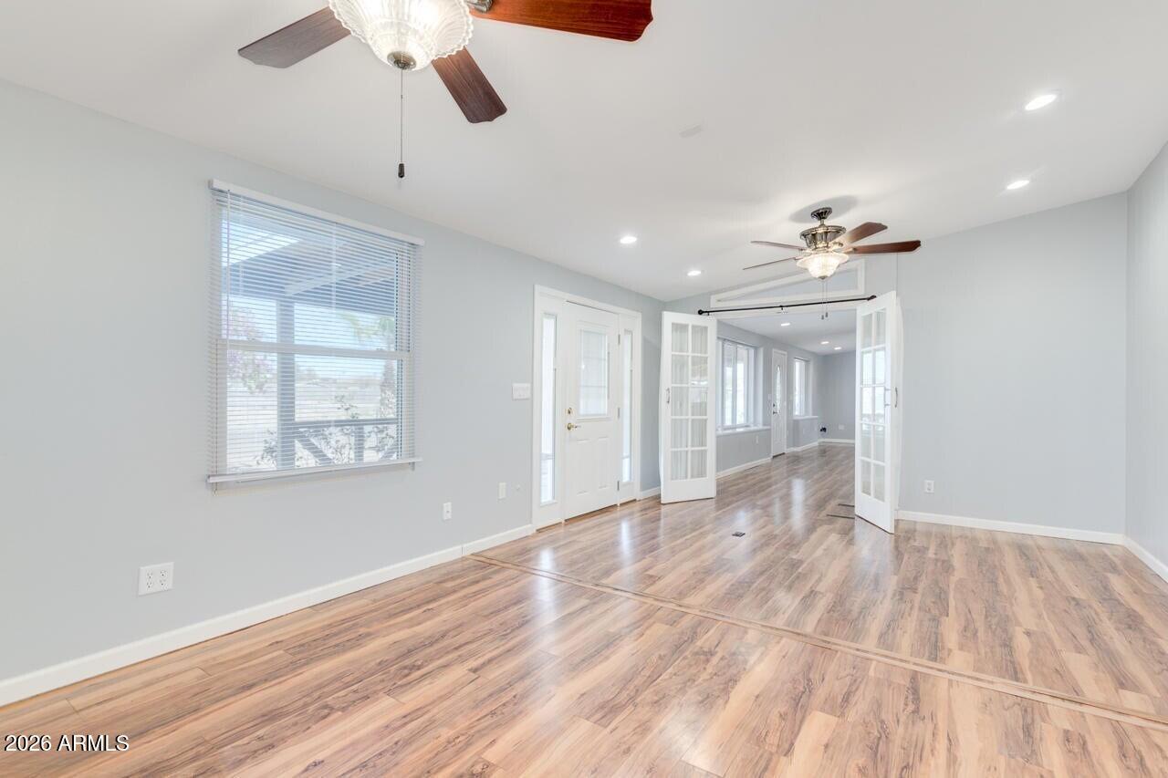1415 W ROUNDUP Street