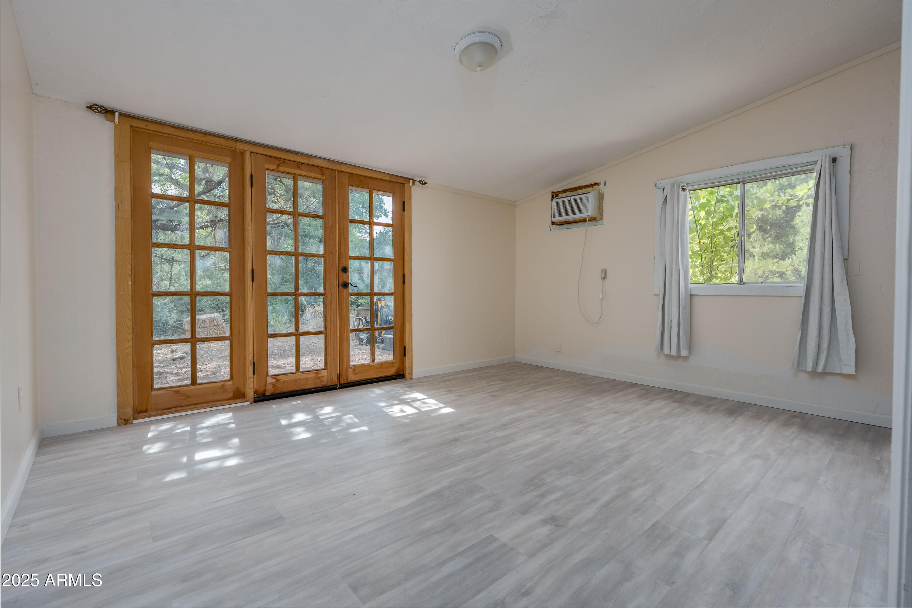 Rimrock, Arizona 86335, United States, 3 Bedrooms Bedrooms, ,2 BathroomsBathrooms,Residential,Active,206163