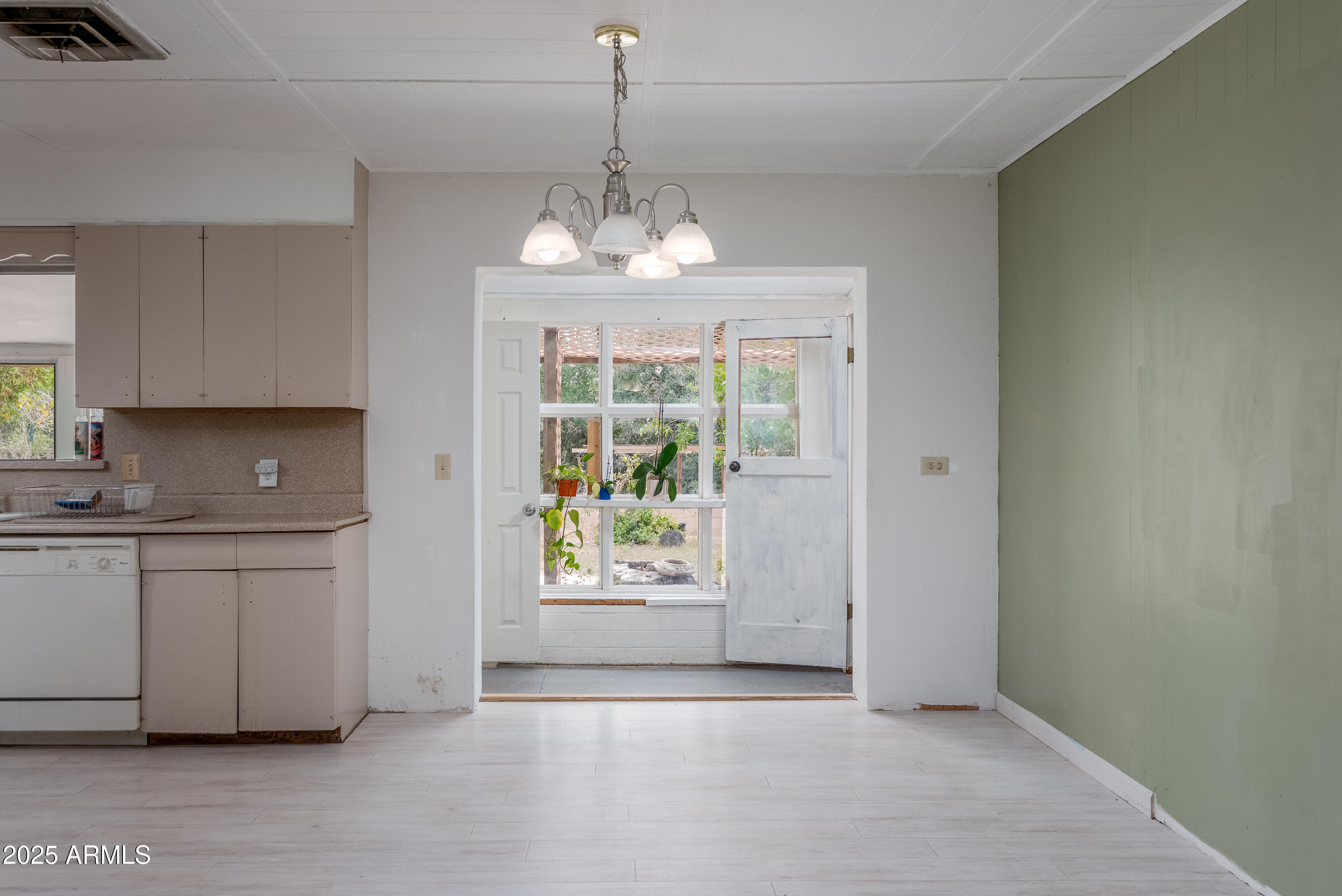 Rimrock, Arizona 86335, United States, 3 Bedrooms Bedrooms, ,2 BathroomsBathrooms,Residential,Active,206163