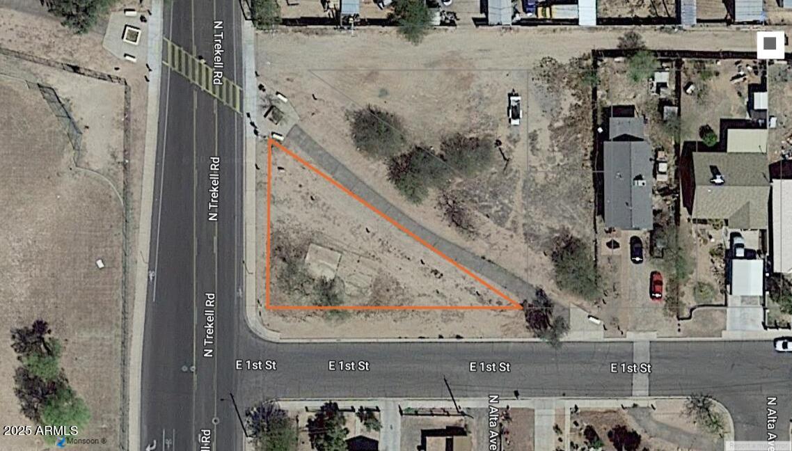 1104 E 1ST Street 13