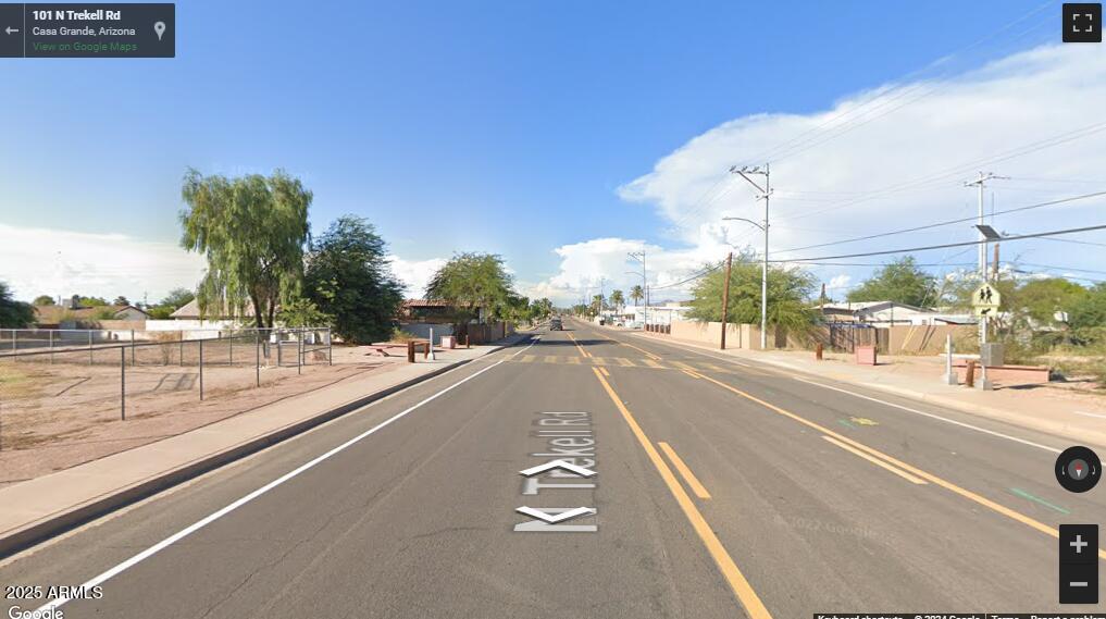 1104 E 1ST Street 13