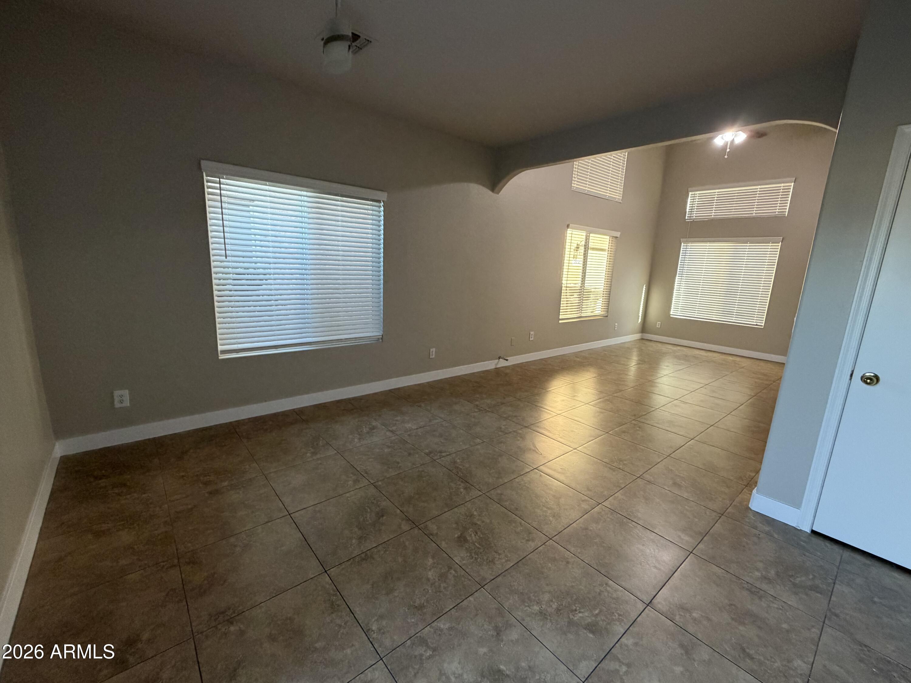 3806 W OREGON Avenue