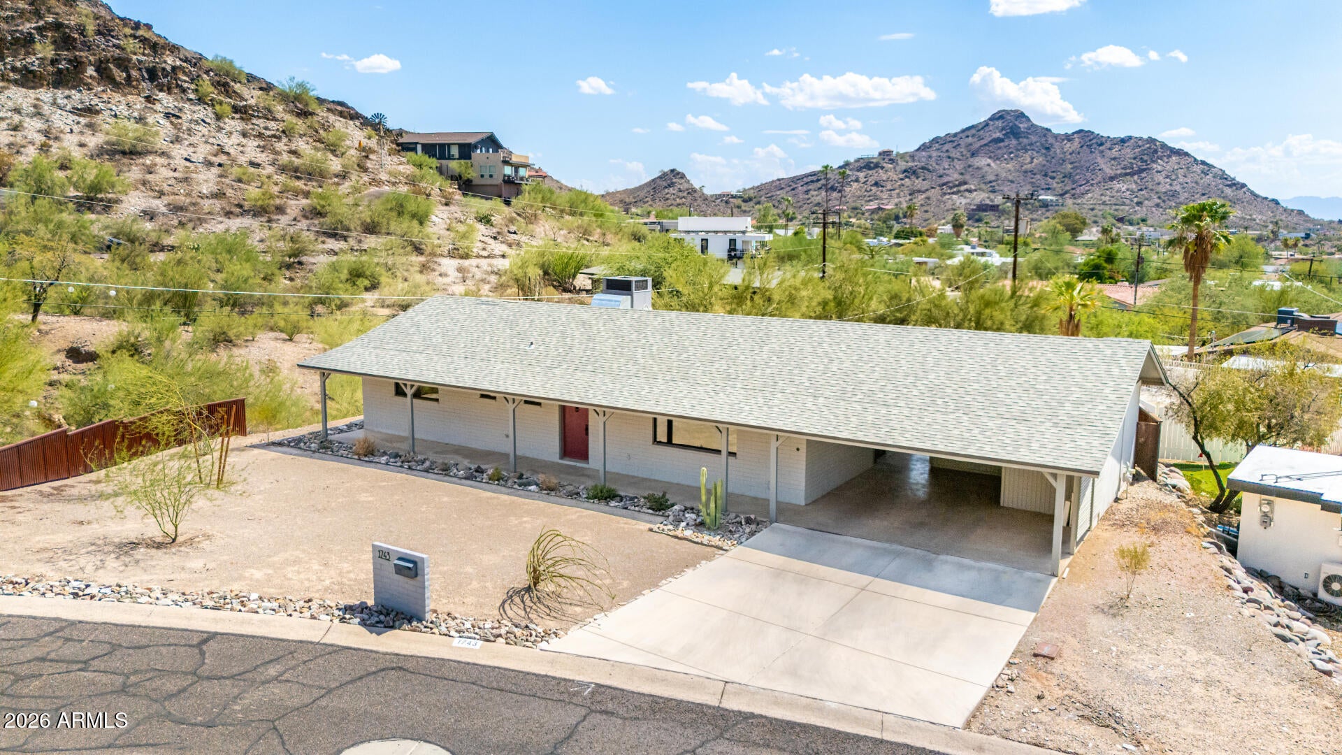 1743 E CINNABAR Avenue