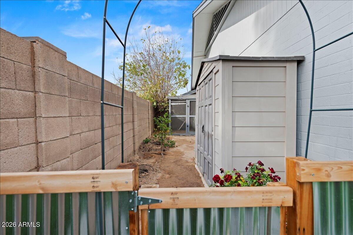MELROSE PARADISE UNIT 6 - Residential