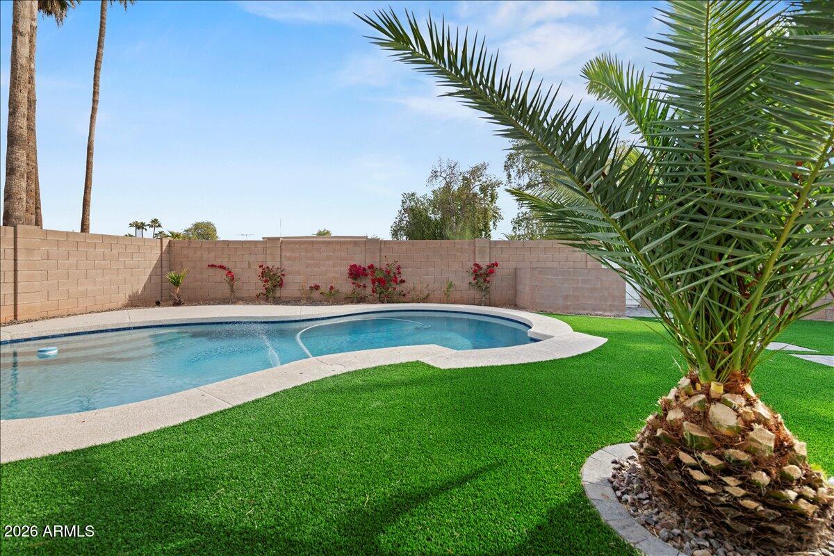 MELROSE PARADISE UNIT 6 - Residential