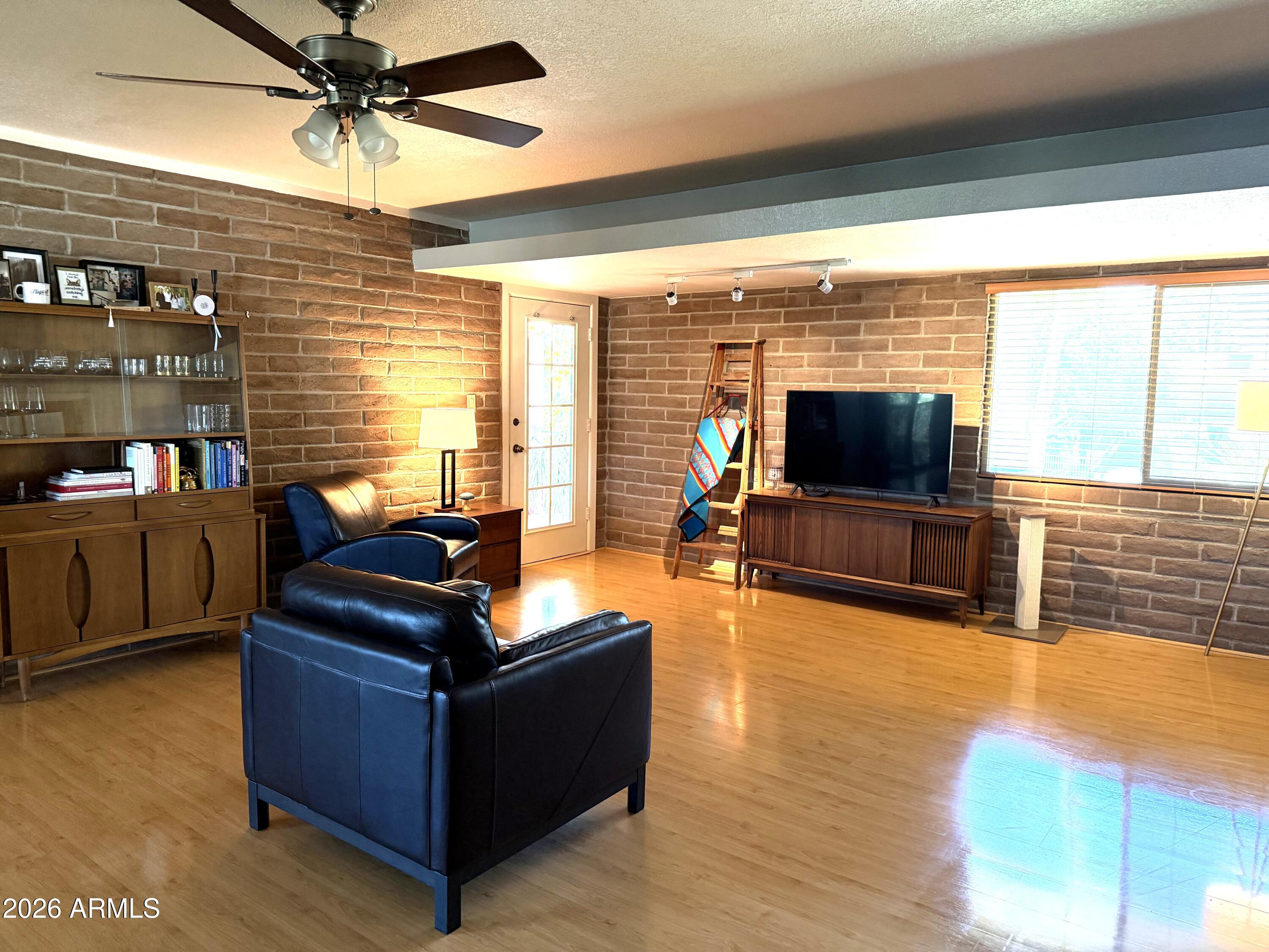 1901 E MISSOURI Avenue 208