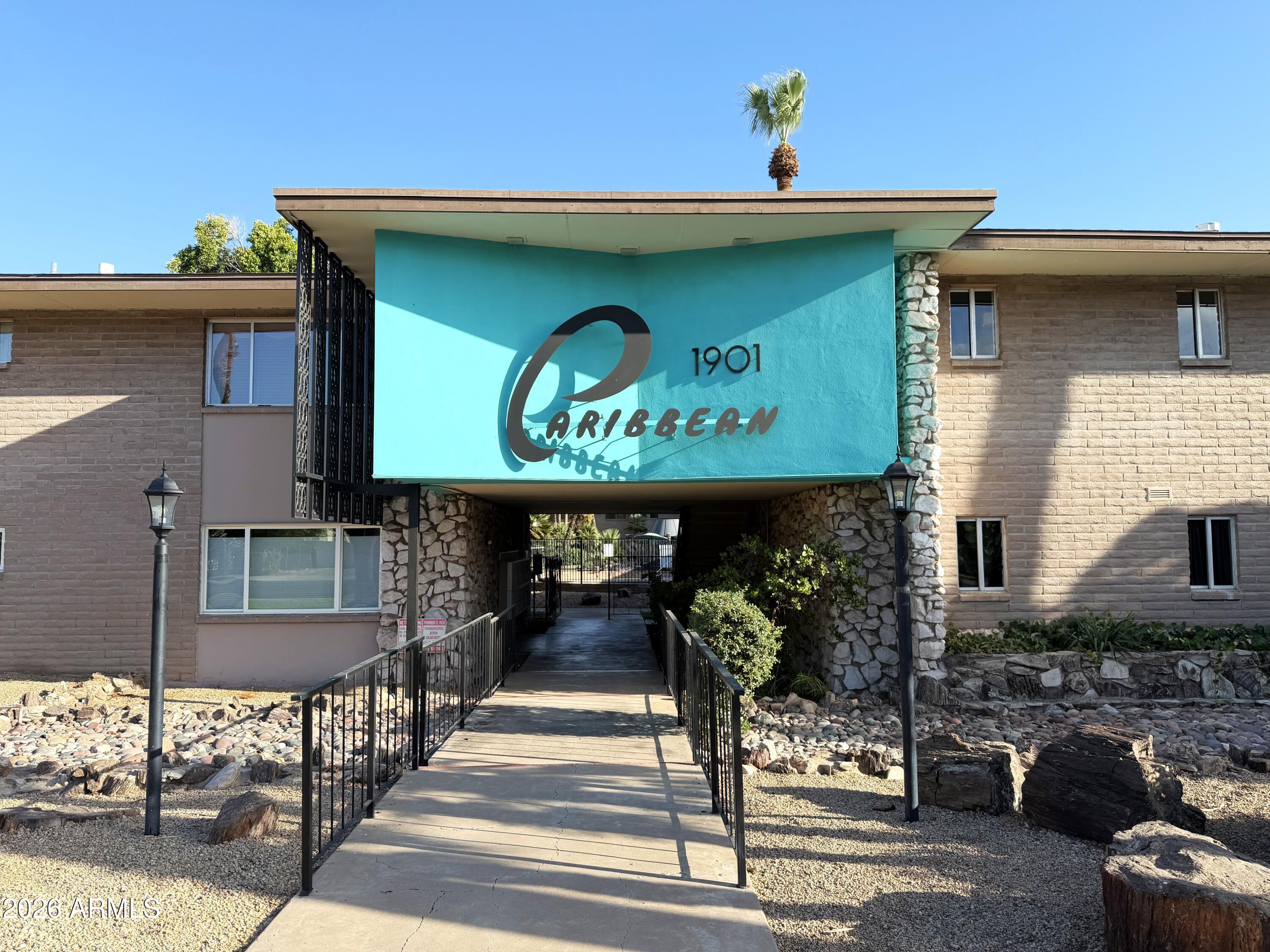 1901 E MISSOURI Avenue 208