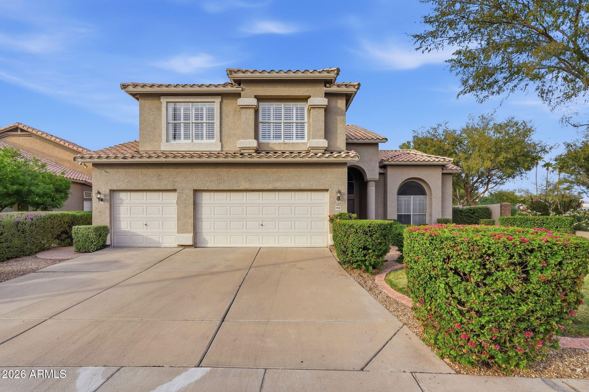 4618 E DESERT Lane