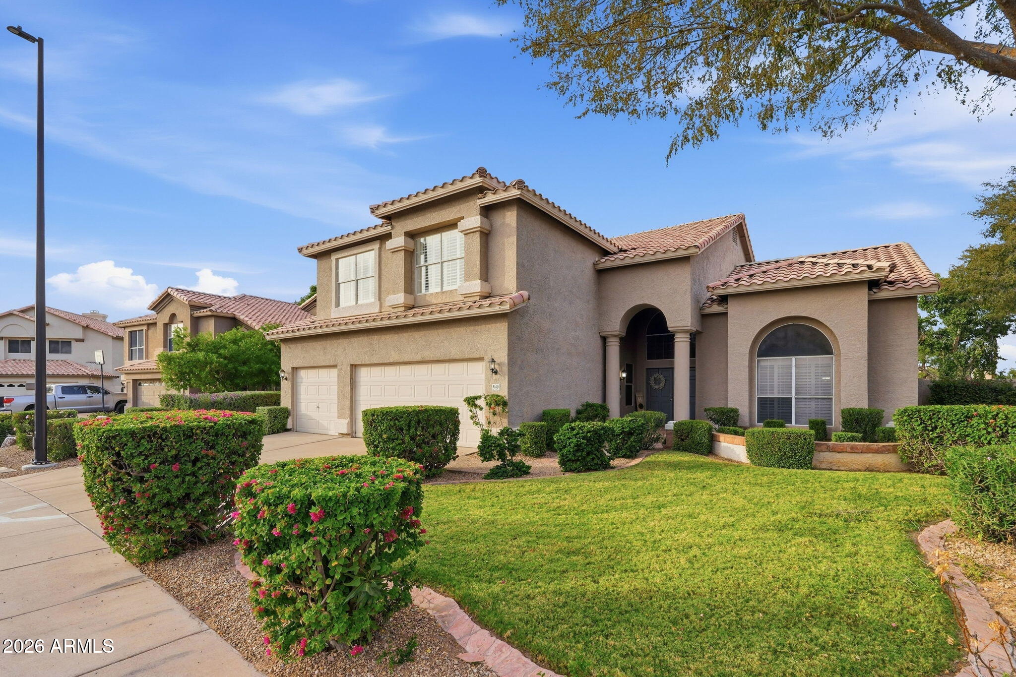 4618 E DESERT Lane