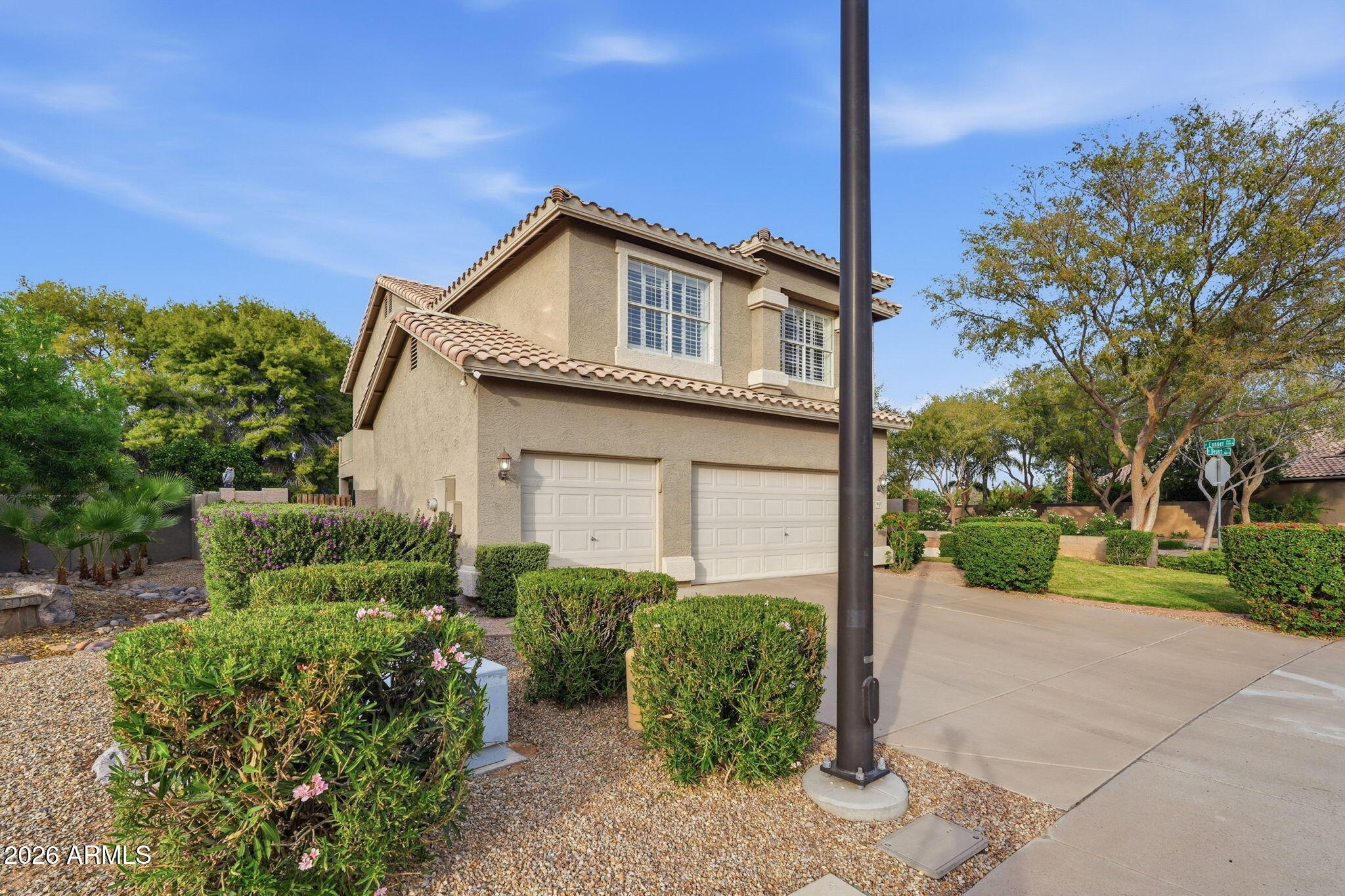 4618 E DESERT Lane