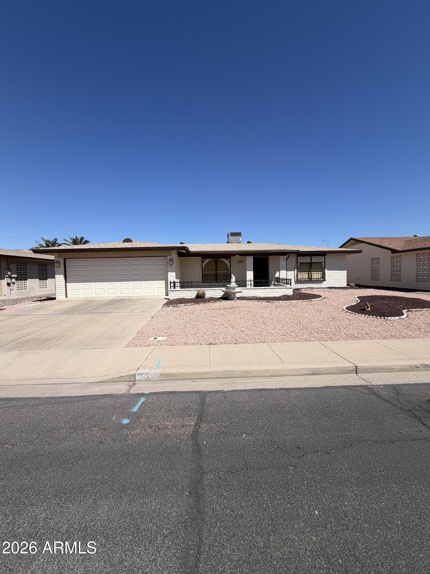4032 E CATALINA Circle