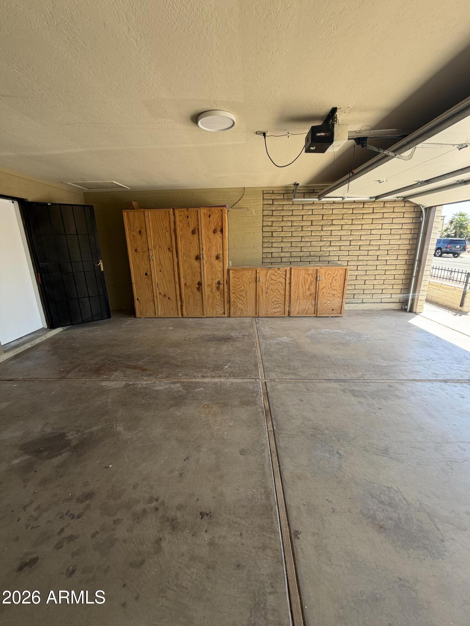 4032 E CATALINA Circle