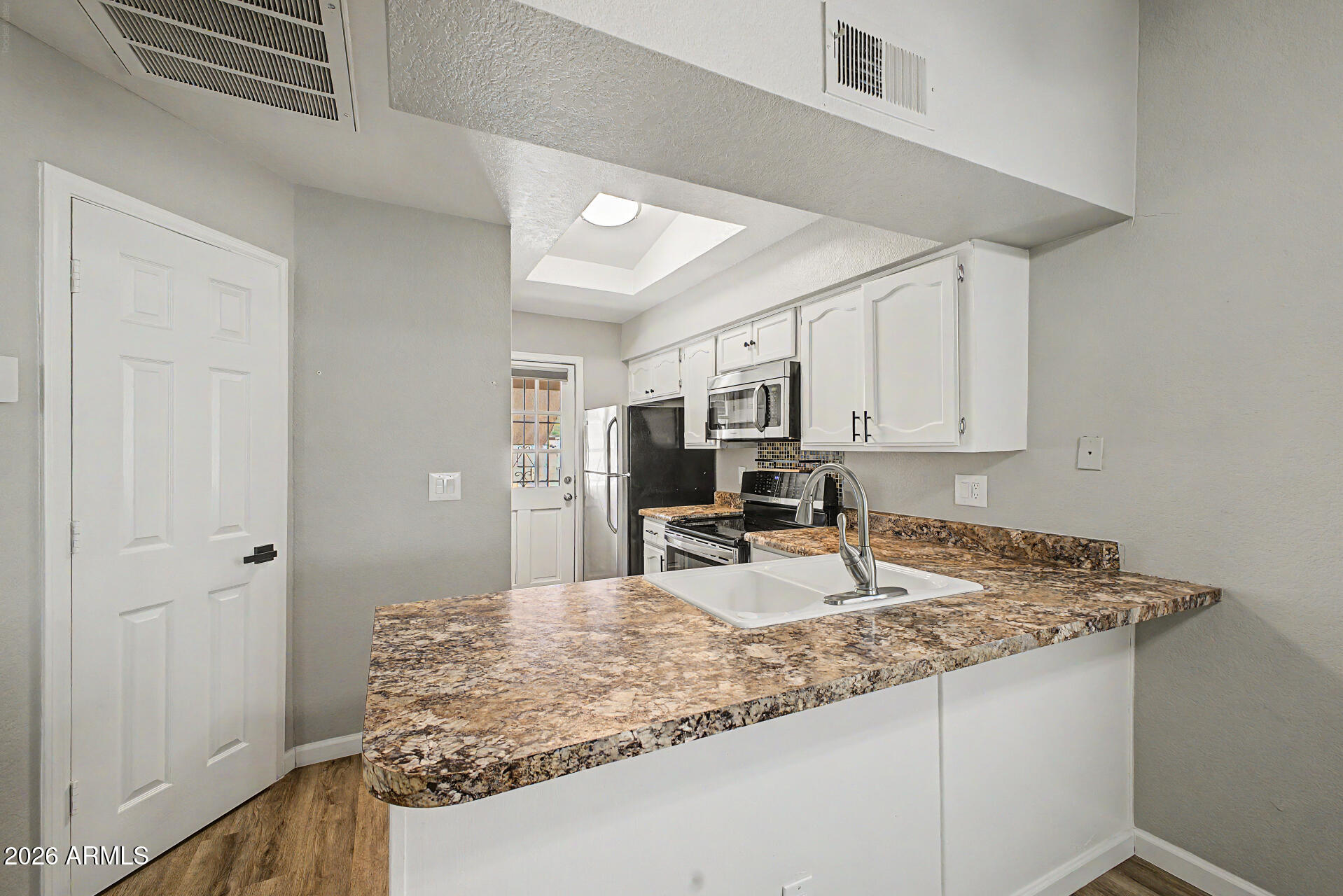 BRECKENRIDGE TOWNHOMES LT 1-182 COM AREA PRV DR - Residential