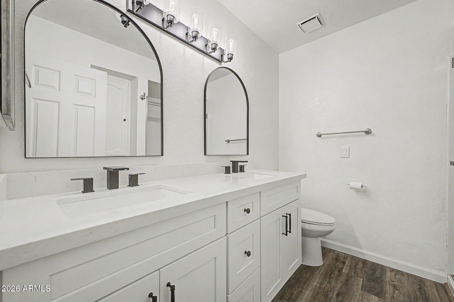 BRECKENRIDGE TOWNHOMES LT 1-182 COM AREA PRV DR - Residential