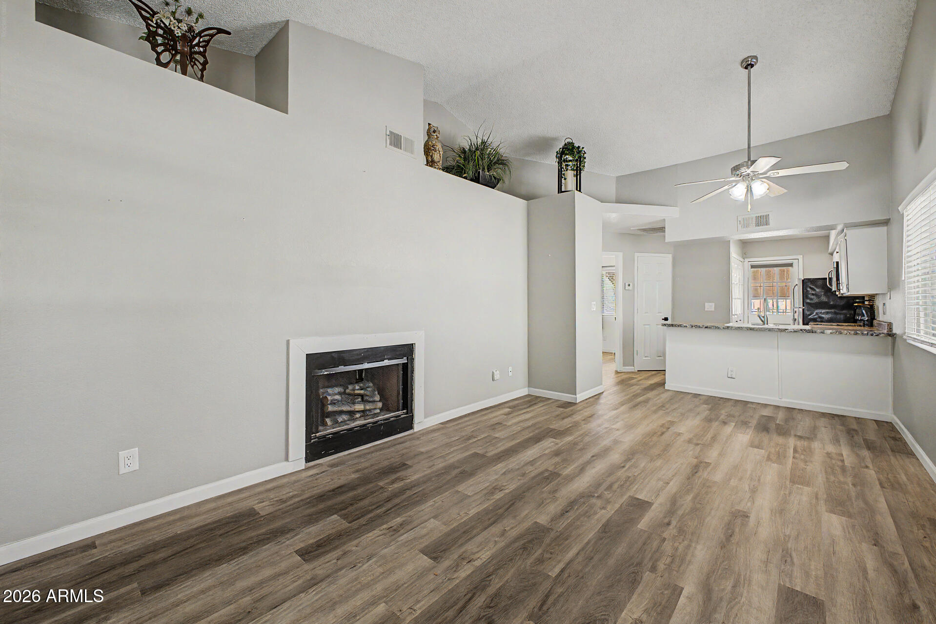 BRECKENRIDGE TOWNHOMES LT 1-182 COM AREA PRV DR - Residential