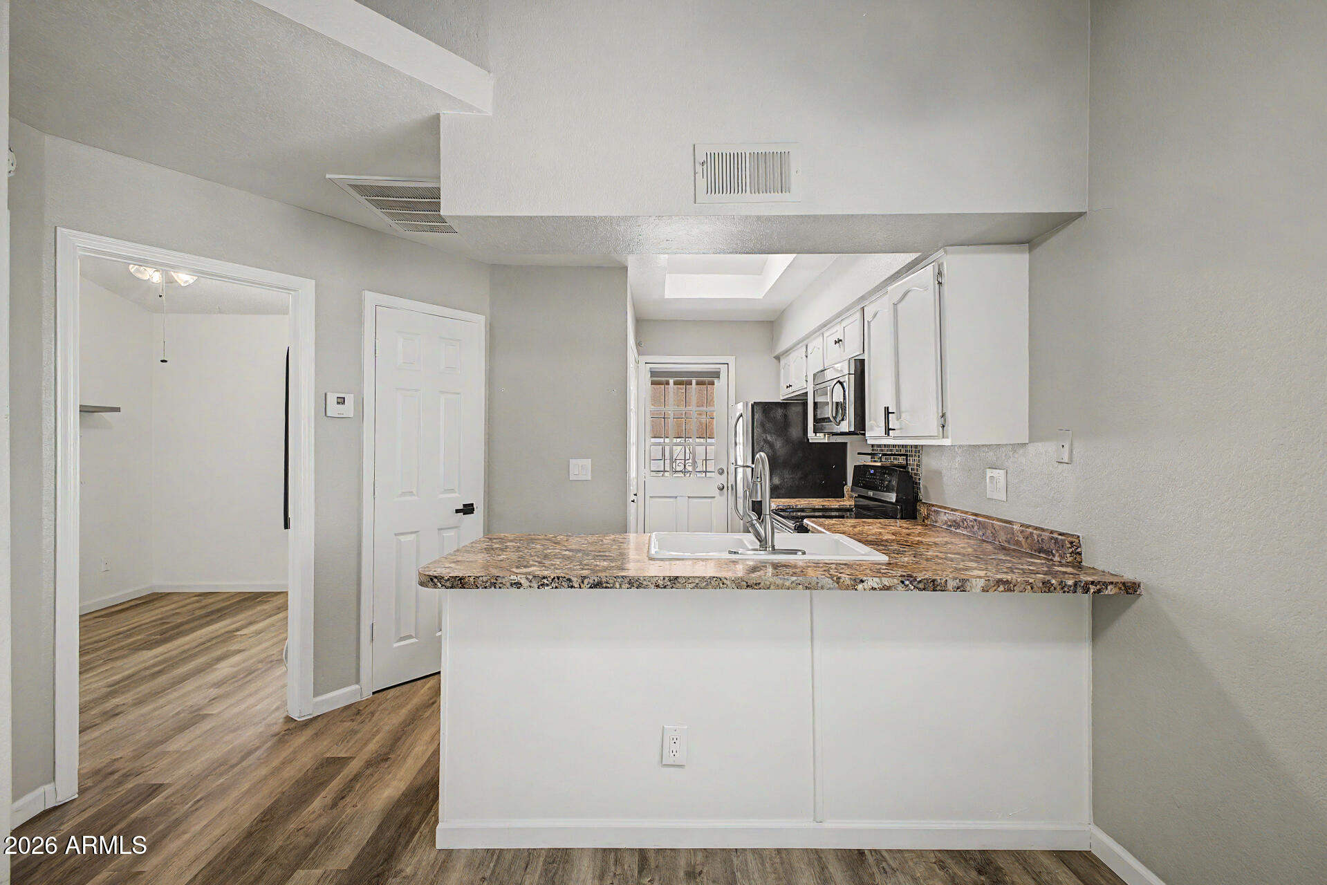 BRECKENRIDGE TOWNHOMES LT 1-182 COM AREA PRV DR - Residential