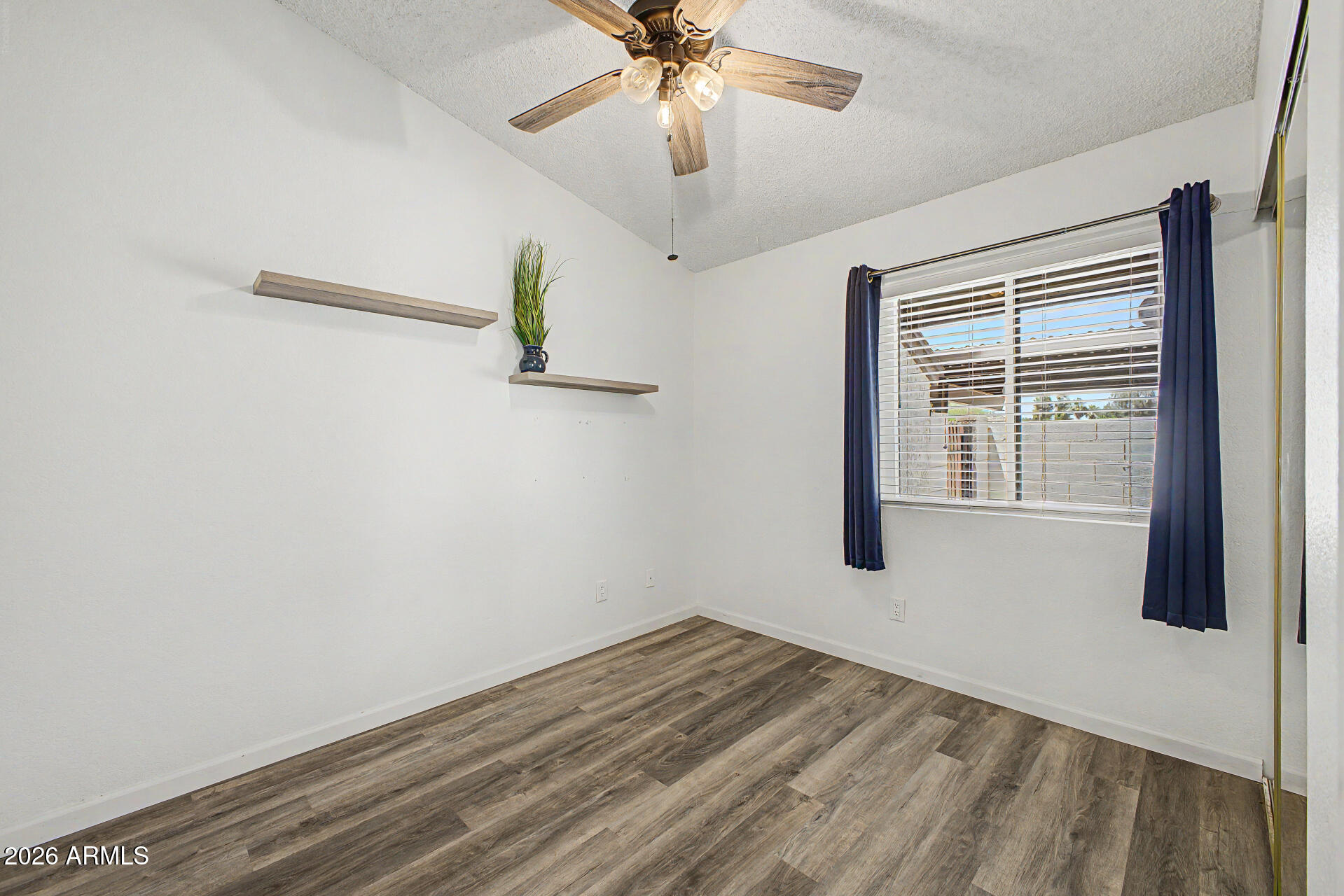 BRECKENRIDGE TOWNHOMES LT 1-182 COM AREA PRV DR - Residential