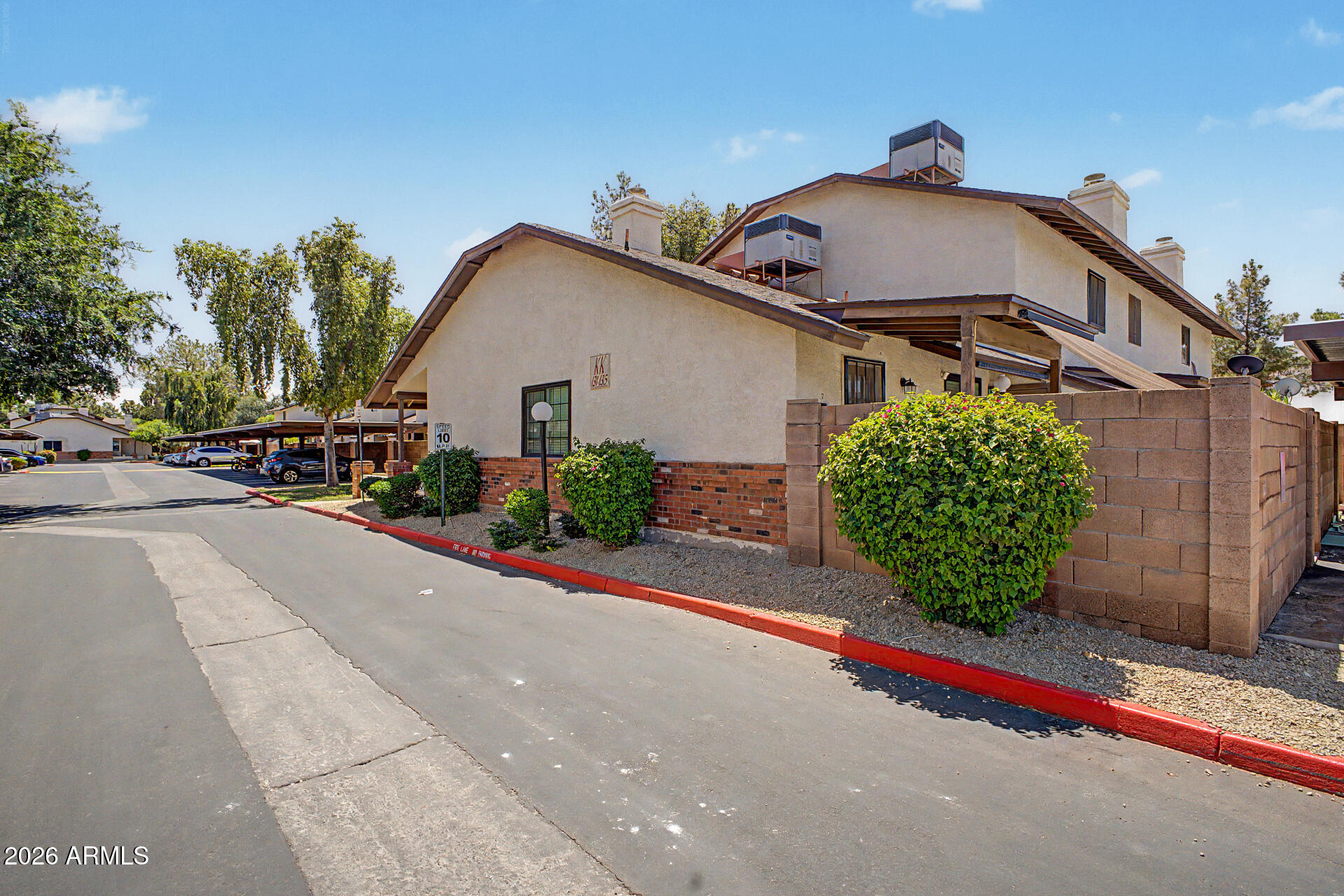 BRECKENRIDGE TOWNHOMES LT 1-182 COM AREA PRV DR - Residential