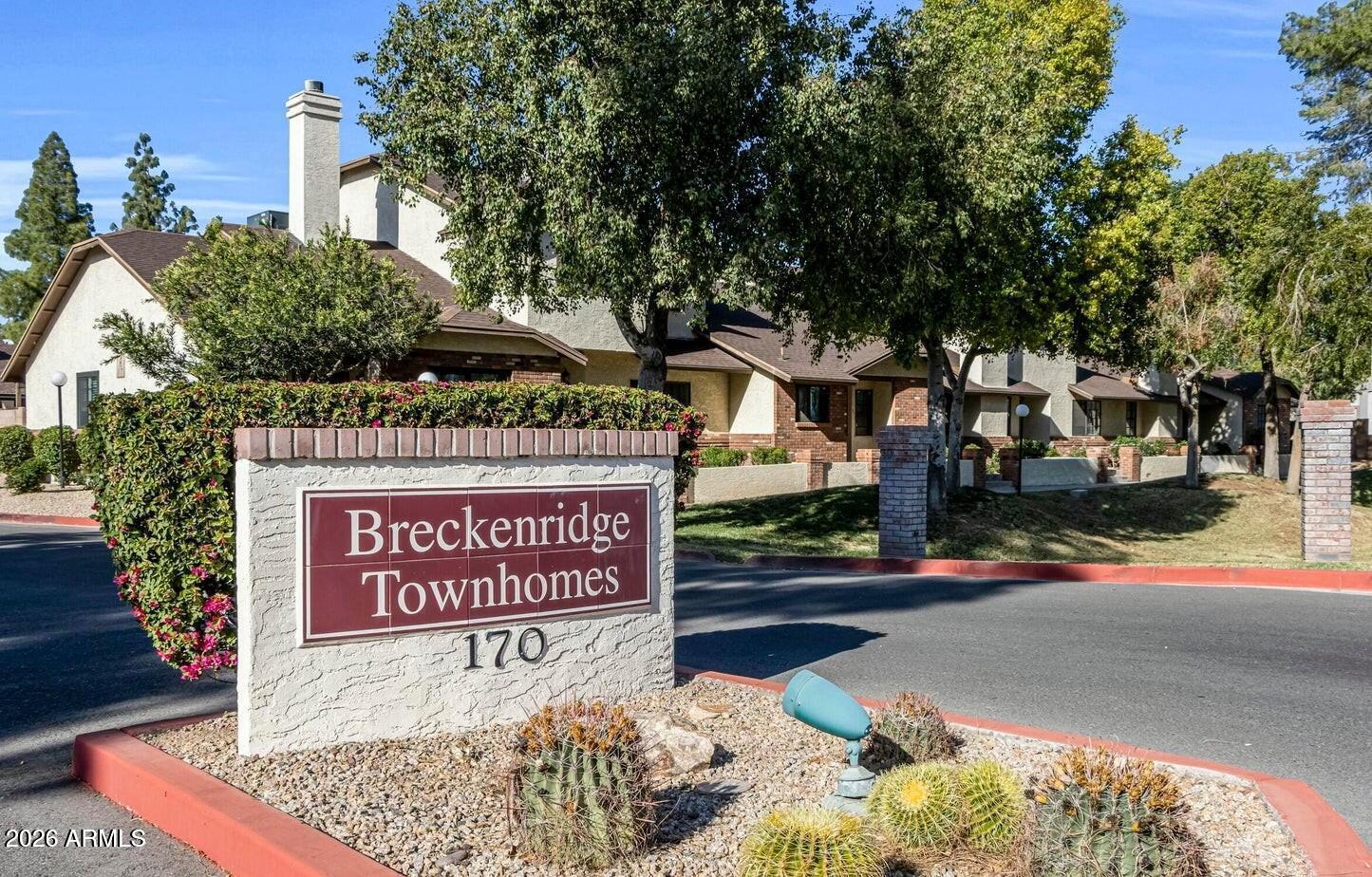 BRECKENRIDGE TOWNHOMES LT 1-182 COM AREA PRV DR - Residential