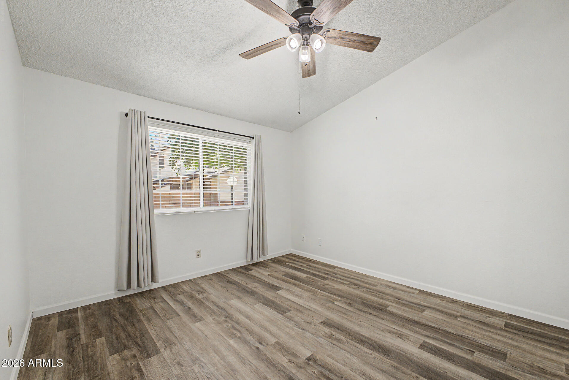 BRECKENRIDGE TOWNHOMES LT 1-182 COM AREA PRV DR - Residential