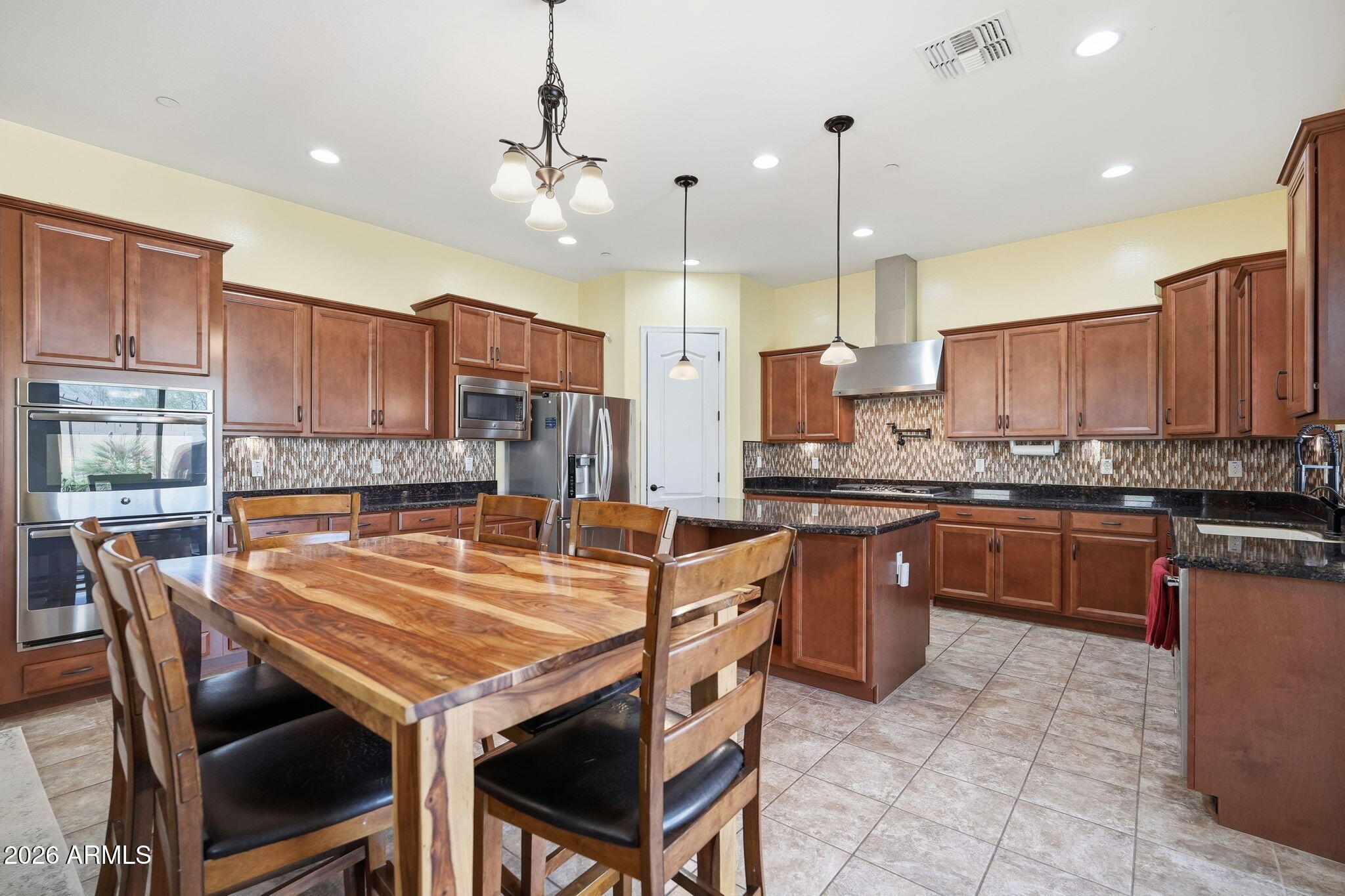 20552 W Carlton Manor