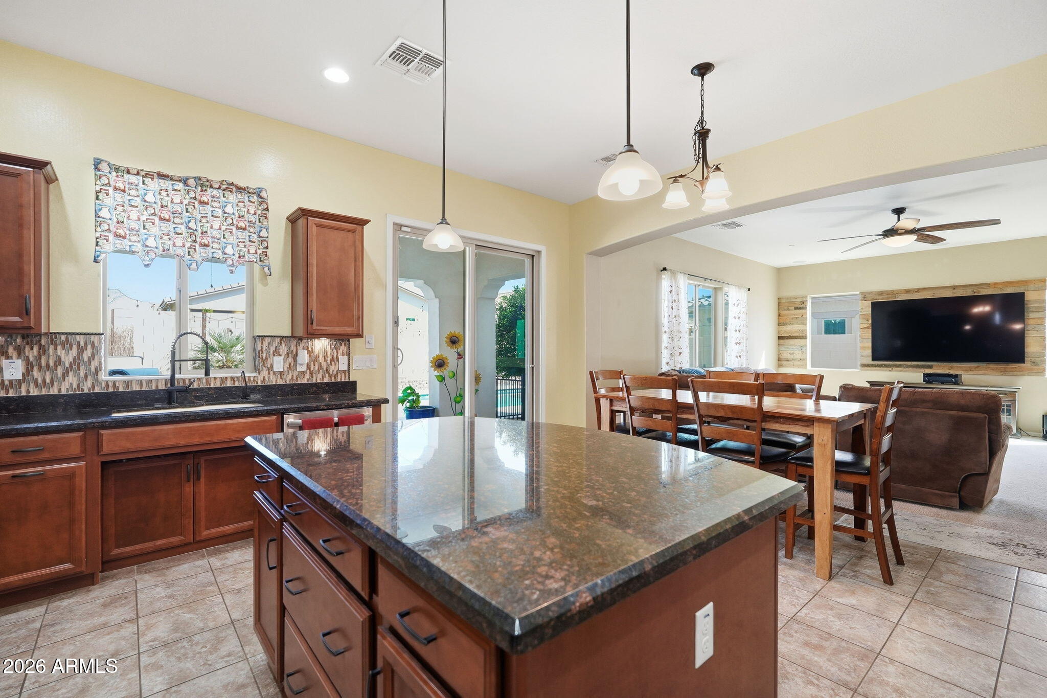 20552 W Carlton Manor