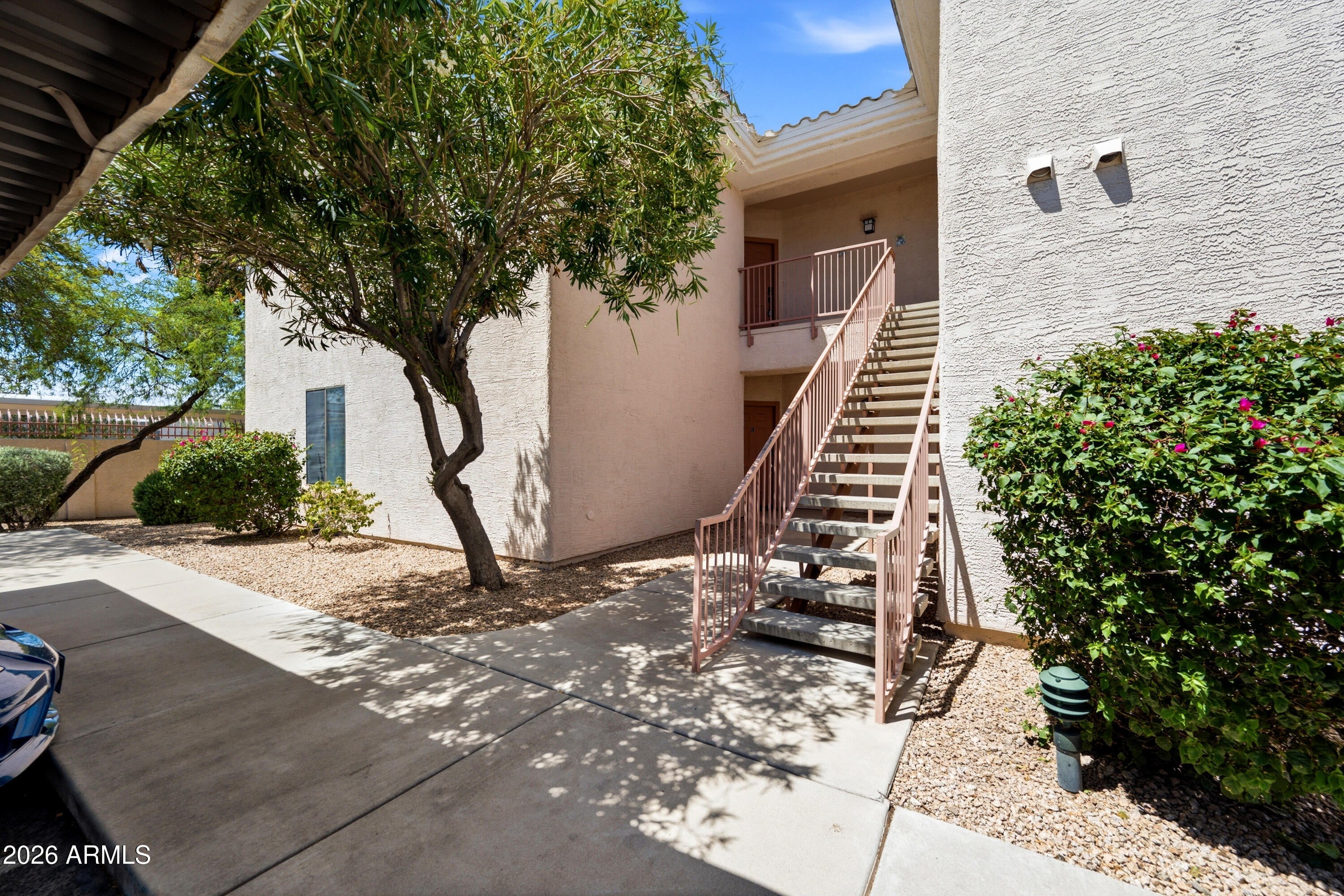 10030 W INDIAN SCHOOL Road 255