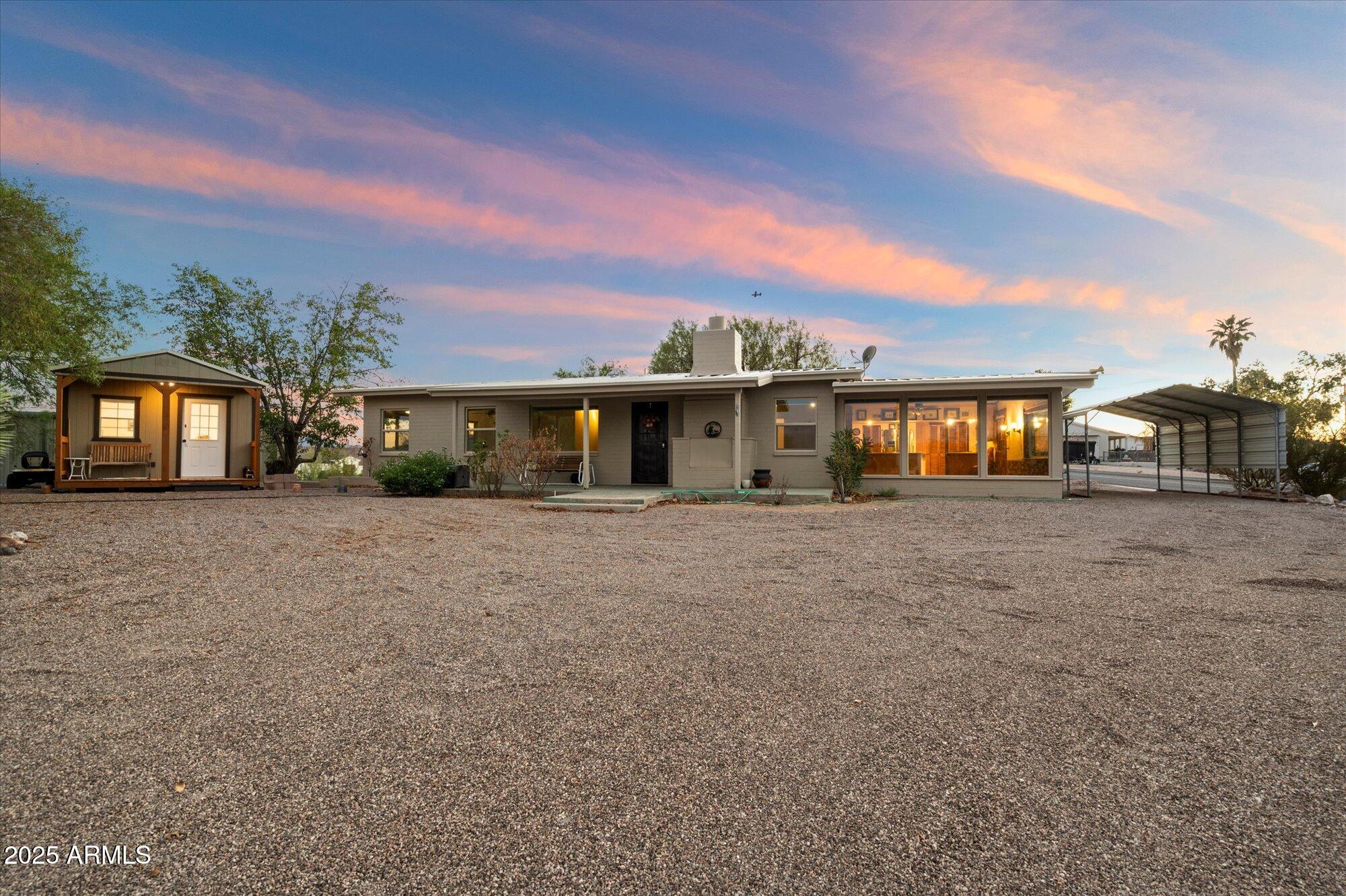 835 W HERMOSA Drive