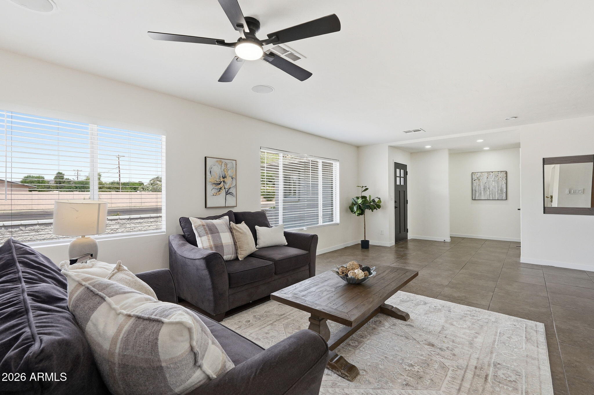 1625 W ORANGEWOOD Avenue