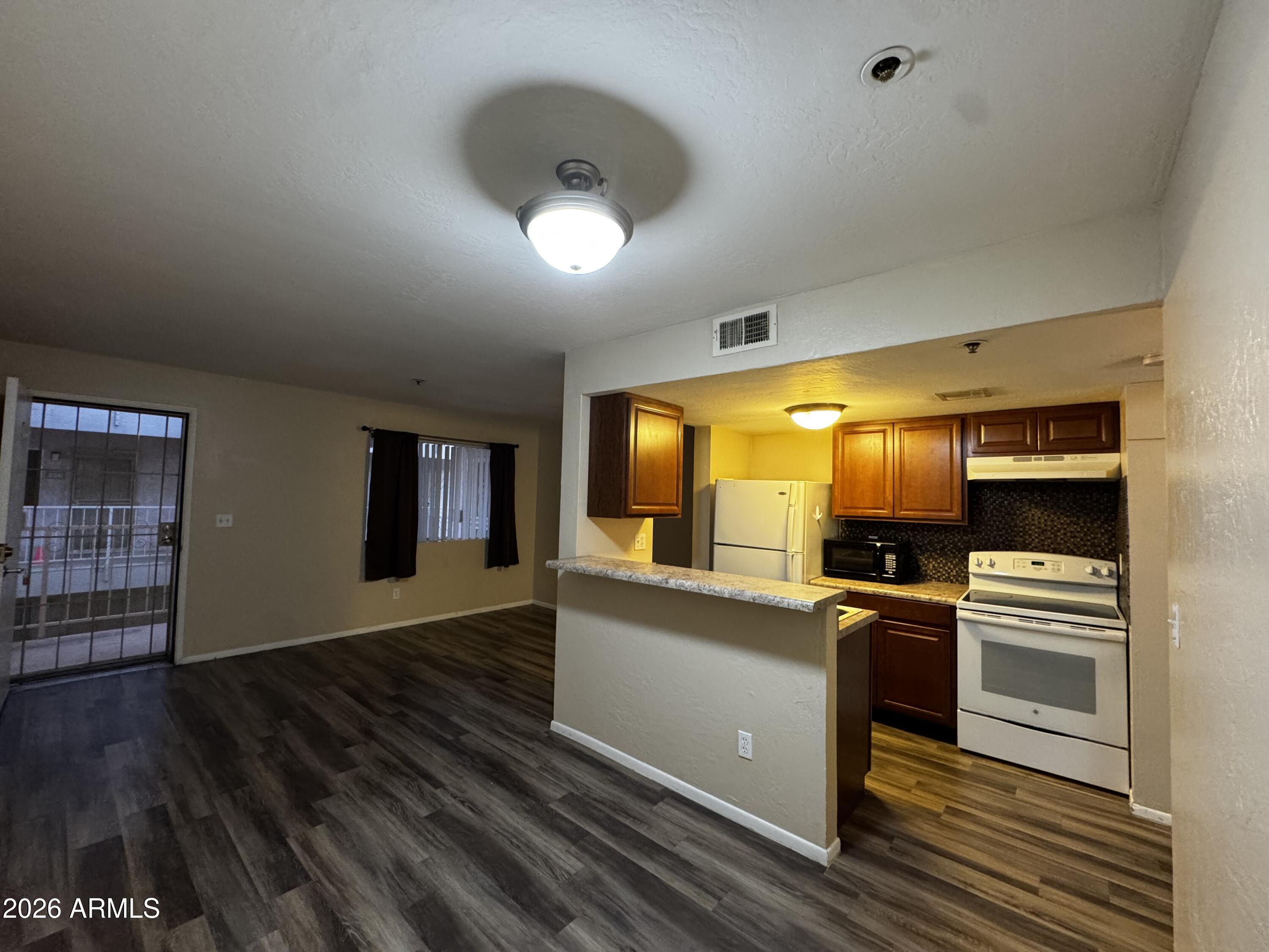 12123 W BELL Road 258