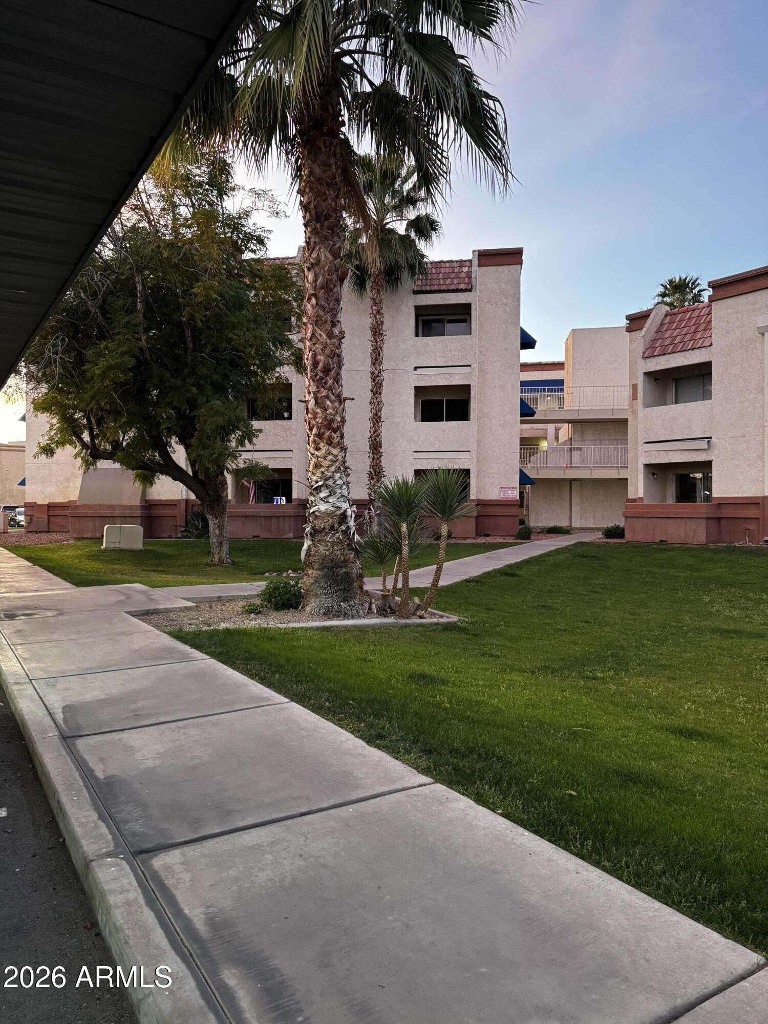 CLIFFS CONDOMINIUM - Residential