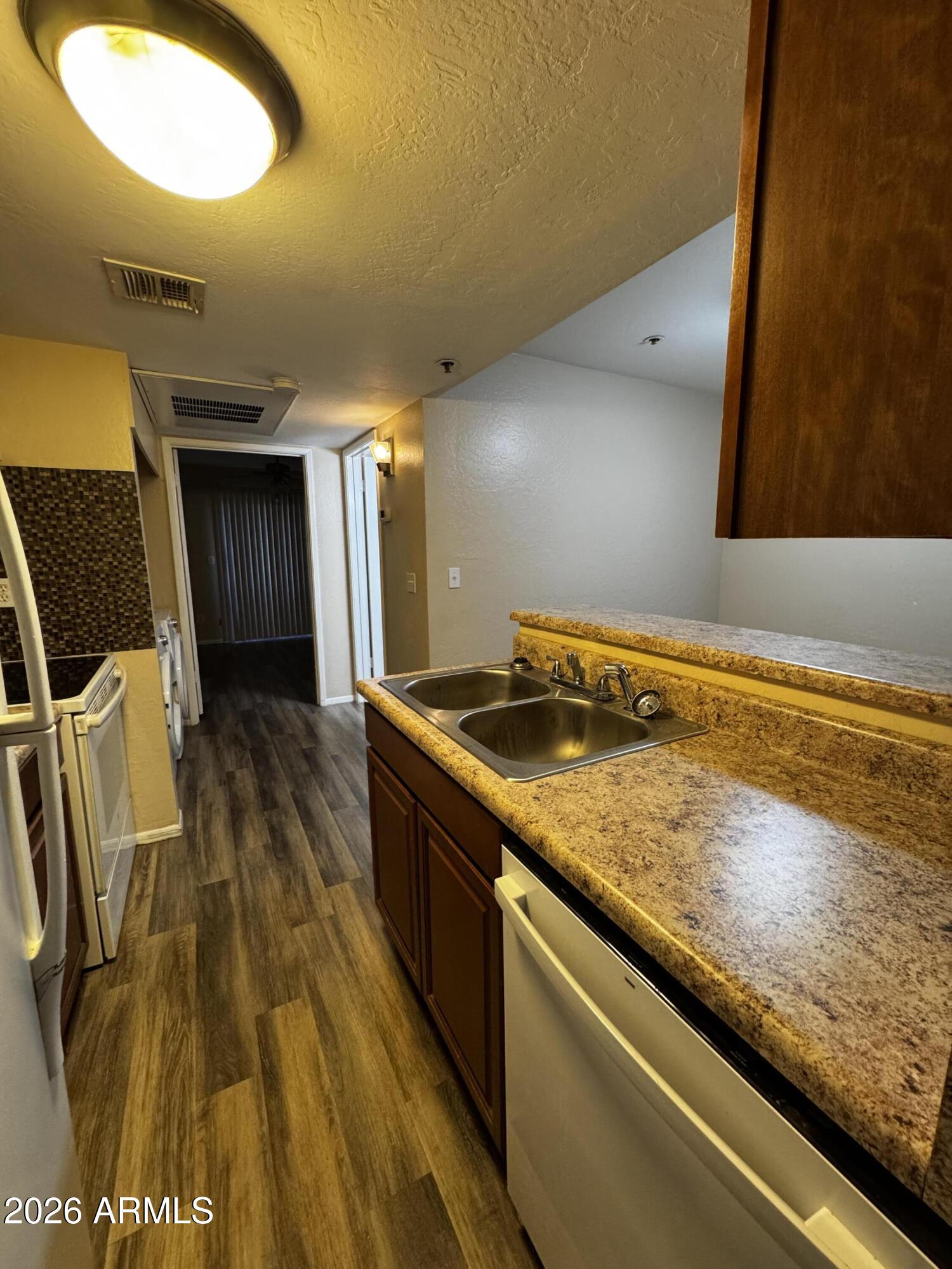 CLIFFS CONDOMINIUM - Residential