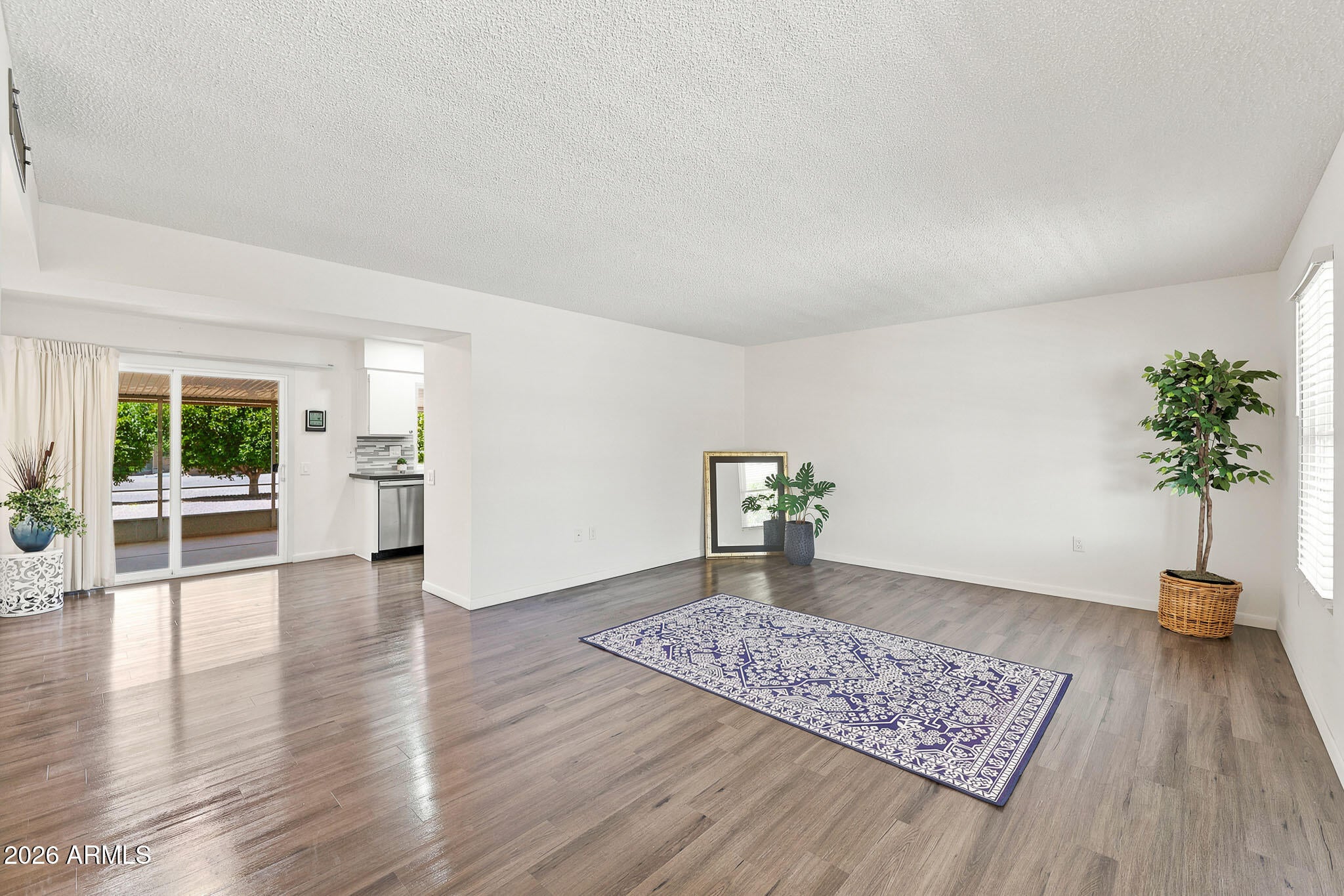 9443 W NEWPORT Drive