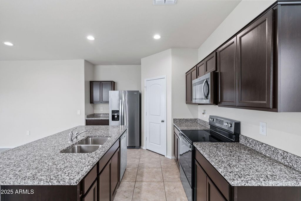 Photo of 18570 N Toledo Avenue, Maricopa, AZ 85138 (MLS # 6961303)