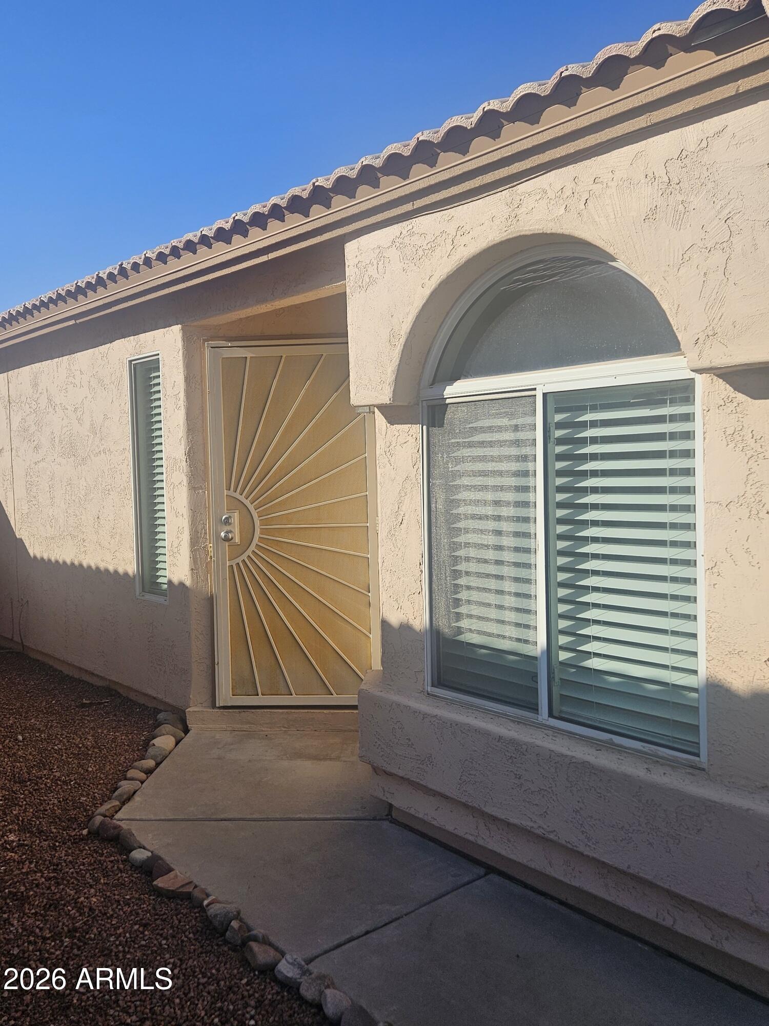 4028 E CHAMBERS Street